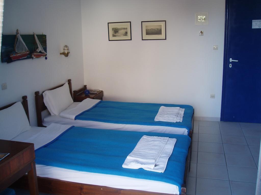 Helios Hotel Agia Marina  Cameră foto